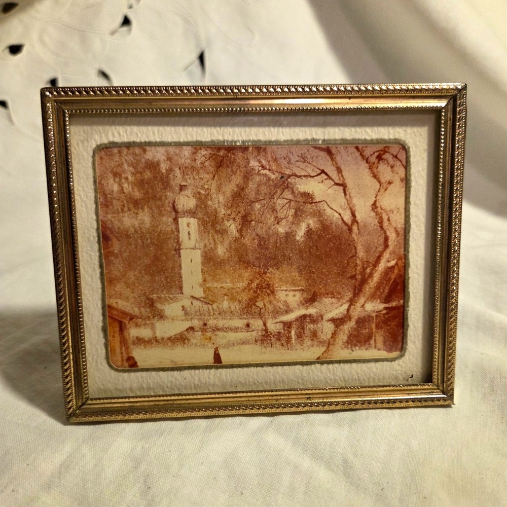 Gold Metal Tabletop Picture Frame 3x4, Easel Back, Landscape Rectangle